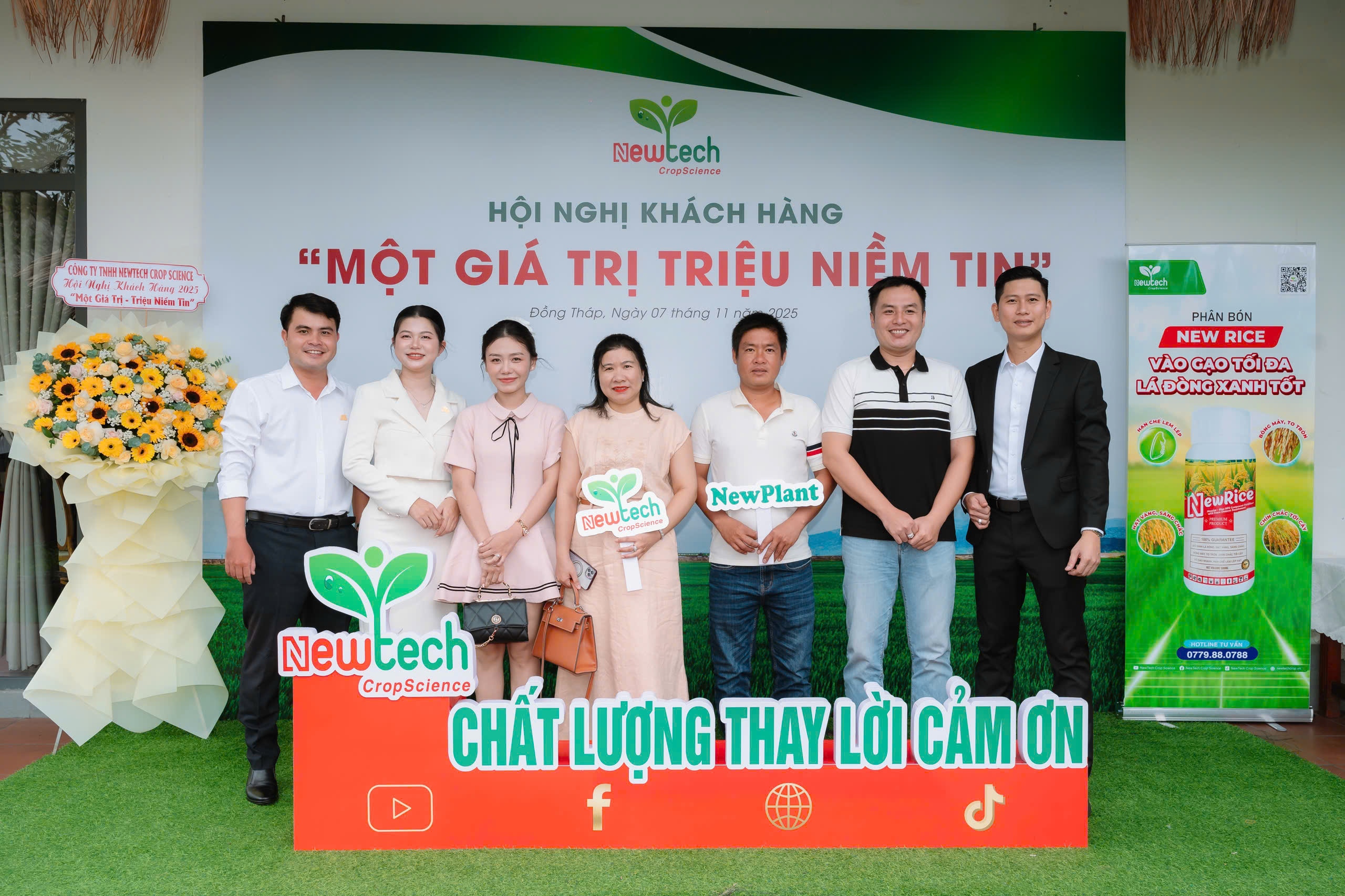 Khoảnh khắc khách hàng check-in tại Hội nghị Khách hàng 2025